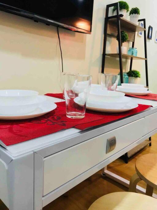Acqua Private Residence Livingstone Tower Condo Unit With Free Wifi Manila Exteriér fotografie